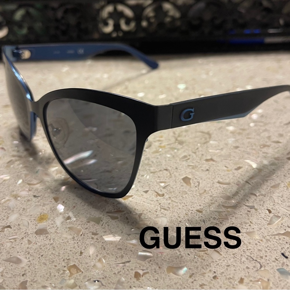 Guess Sunglasses GU7465 Blue